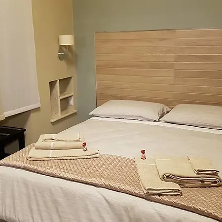 Via Veneto 4* クロトーネ